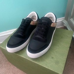 Burberry shoes size 10 (EU 43)